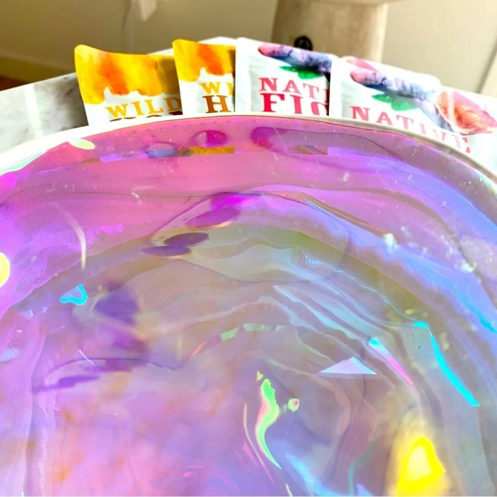 🪩 Iridescent Holographic Round Wristlet with Shampoo /Conditioner Hair Samples